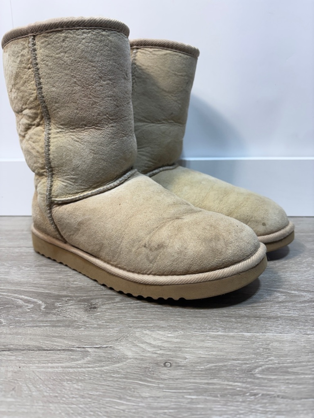UGG classic tan short womens boots size 7